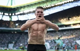 Viktor Gyokeres celebrando el segundo gol del Sporting de Lisboa.