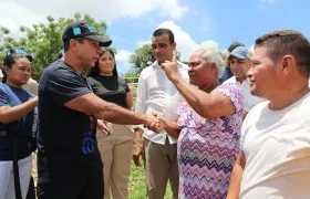 Alcalde Char con la comunidad de 7 de Abril.