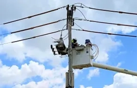 Operarios de una empresa de energía en labores. Imagen de referencia