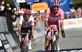 Isaac Del Toro fue segundo en la etapa y Richard Carapaz tercero.  