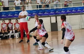 El voleibol es uno de los deportes presentes en los Juegos Intercolegiados. 