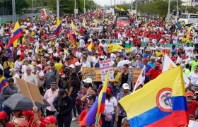 Aspecto de una marcha de sindicatos y centrales obreras en Barranquilla.