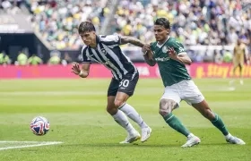 Richard Ríos en acción de juego del Palmeiras vs. Botafogo.