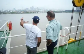 Alcalde Alejandro Char junto al director de Cormagdalena, Álvaro Redondo. 