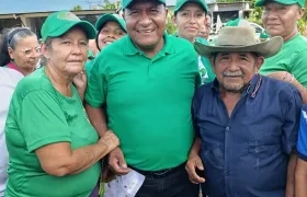 Fulberto Guevara (centro).