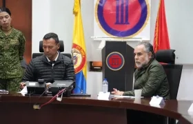 El ministro del Interior, Armando Benedetti, participa en el Consejo de Seguridad de alto nivel que se desarrolla en el Cauca.