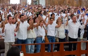 El presidente del Congreso, Efraín Cepeda estuvo presente en la eucaristía. 