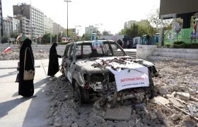 Destrucción en Teherán tras los ataques de Israel. 