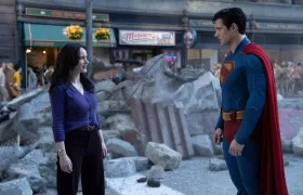 David Corenswet (Superman/Clark Kent) y Rachel Brosnahan (Lois Lane), protagonistas de la película. 
