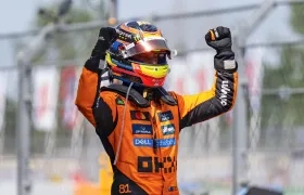 Oscar Piastri celebrando su victoria en el Gran Premio de España.