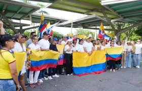 Concentración en la Plaza de Paz en rechazo al atentado contra el senador Miguel Uribe.