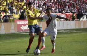 Acción de juego del último encuentro entre Colombia y Perú en Barranquilla, que fue por la Eliminatoria a Qatar 2022.