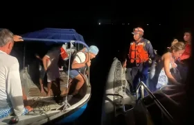 Armada en momentos del rescate de las personas. 