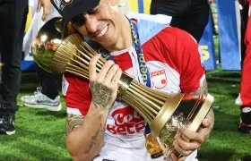 Emmanuel Olivera sumó con Santa Fe su tercer título de Liga.