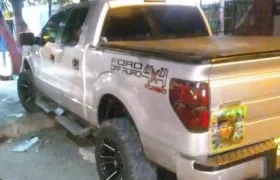 La camioneta implicada en el accidente de tránsito. 