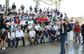 Alcalde Alejandro Char durante el anuncio de la construcción de la comunidad energética en Las Gardenias. 