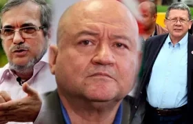 Rodrigo Londoño, y los senadores Julián Gallo y Pablo Catatumbo.