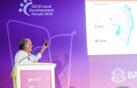 La primera sesión contó con la participación del gobernador Verano.