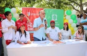 Gobernador Eduardo Verano durante la puesta en marcha de mejoramiento de viviendas.