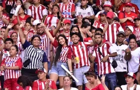 Aficionados junioristas en el estadio Metropolitano