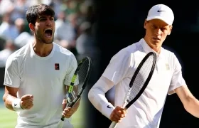 Carlos Alcaraz y Jannik Sinner jugarán el domingo la final de Wimbledon.
