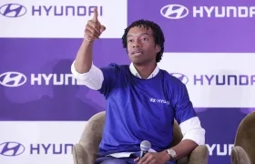 Juan Guillermo Cuadrado en un evento comercial.