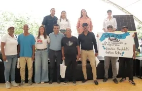 Acto de entrega de la granja solar en Bolívar. 