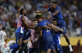 Jugadores del Al Hilal celebran su victoria sobre el Manchester City.