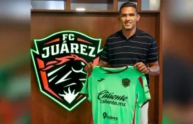 Hómer Martínez con la camiseta de su nuevo club. 