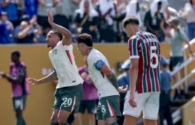 El brasileño Joao Pedro celebra el segundo gol del Chelsea ante Fluminense.