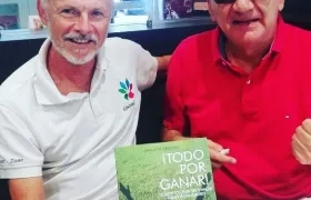 Juan José Ordóñez con el 'Zurdo' López, a quien acompañó en varios de sus ciclos en Junior. 