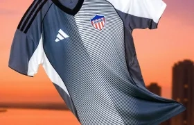 Nueva camiseta de visitante del Junior 2025–2026.