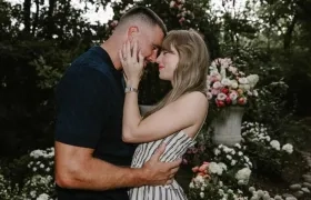 Taylor Swift y el jugador estadounidense de fútbol americano Travis Kelce.
