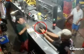 Ataque contra tendero el pasado 13 de agosto en el barrio Lucero de Barranquilla por no pago de extorsión. 