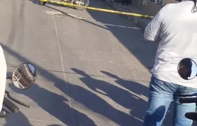 La Policía acordonó el lugar donde presentó el crimen. 