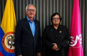 Acto de entrega de Drogas La Rebaja al Gobierno