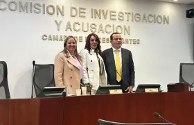 La vicepresidente María Eugenia Lopera y la presidenta de la Comisión, Gloria Arizabaleta.
