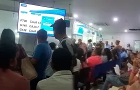 Sede de Cafam de la carrera 53, entre calles 70 y 72, con pacientes desesperados. 