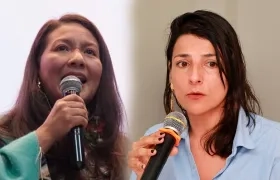 Lena Estrada e Irene Vélez, ministra de Ambiente saliente y encargada, respectivamente.