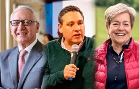 El ministro Guillermo Alfonso Jaramillo y los exministros de las TIC Mauricio Lizcano y del Trabajo Gloria Inés Ramírez.