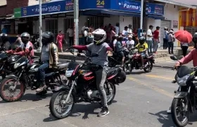 Motociclistas se irían a paro si se da el mencionado decreto. 