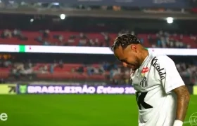 Neymar se fue llorando de la cancha.