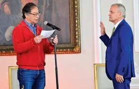 Presidente Petro y el exdirector del Dapre Carlos Ramón González.