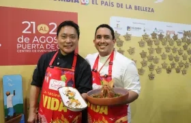 Los chefs Hajime Kasuga y Franco Donado.