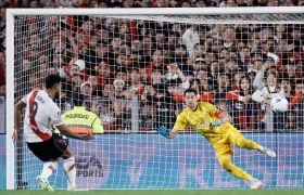 El cobro impecable de Miguel Ángel Borja en la tanda de penales contra Libertad. 