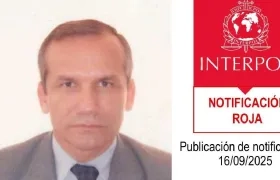 La notificación roja de Carlos Ramón González.