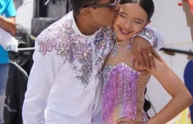 Checo Acosta y su hija Sharon Acosta.