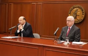 El ministro de Hacienda, Germán Ávila, y el gerente del Banco de la República, Leonardo Villar.