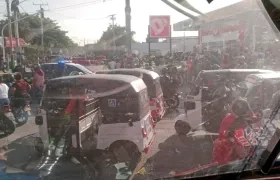 La zona donde ocurrió el crimen fue acordonada por la Policía. 