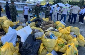 Limpieza en zona de playas en Santa Marta